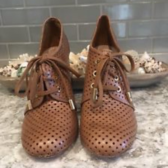 Tory Burch Shoes - Tory Burch tan wedge loafers size 6.5